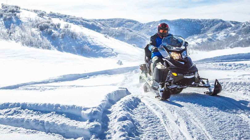 7 Common Sense Snowmobile Safety Tips