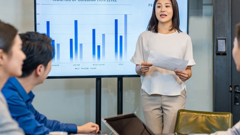 Female present stats to team