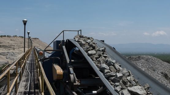 Mining conveyor